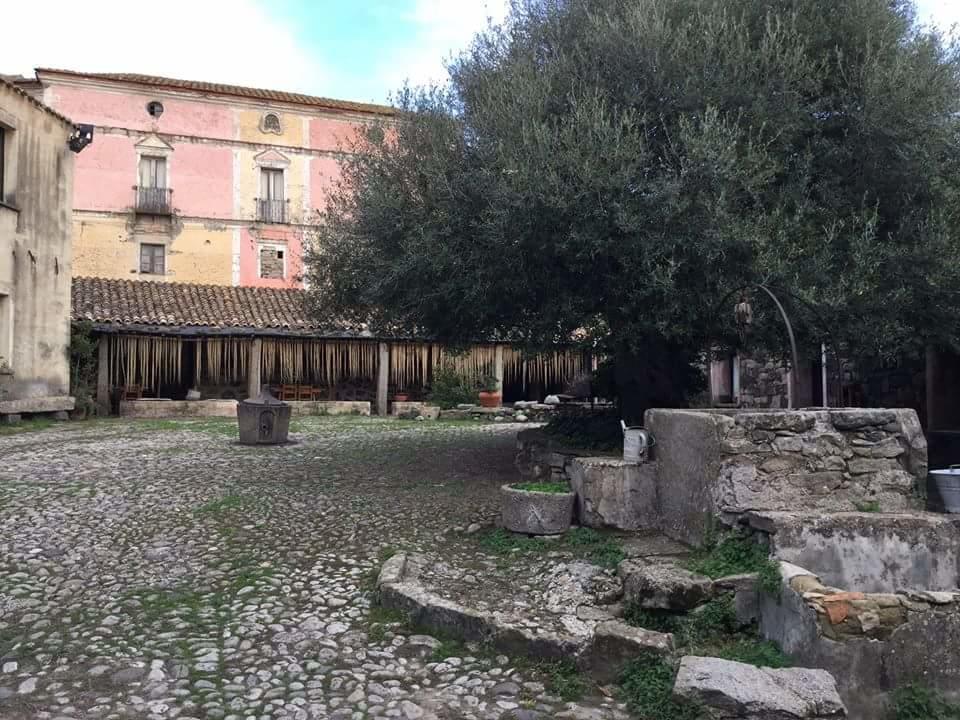 Omu Axiu Hotell Orroli Exteriör bild